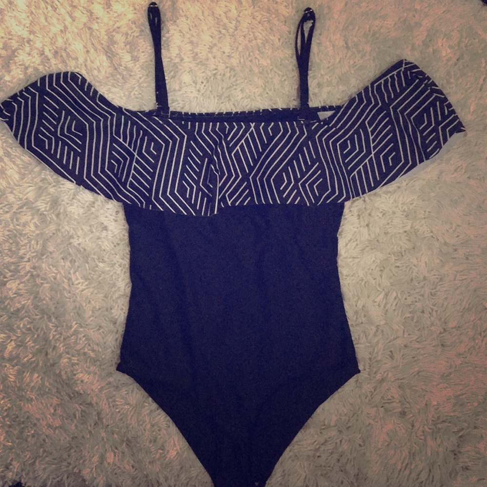 NWOT Swimsuit with removable pads